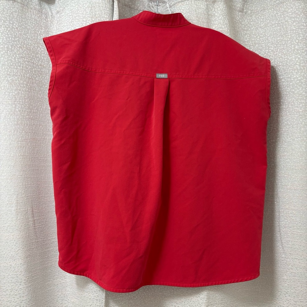 FIGS Women’s Technical Collection Rafaela Oversized Red Scrub Top Size small - Picture 2 of 9